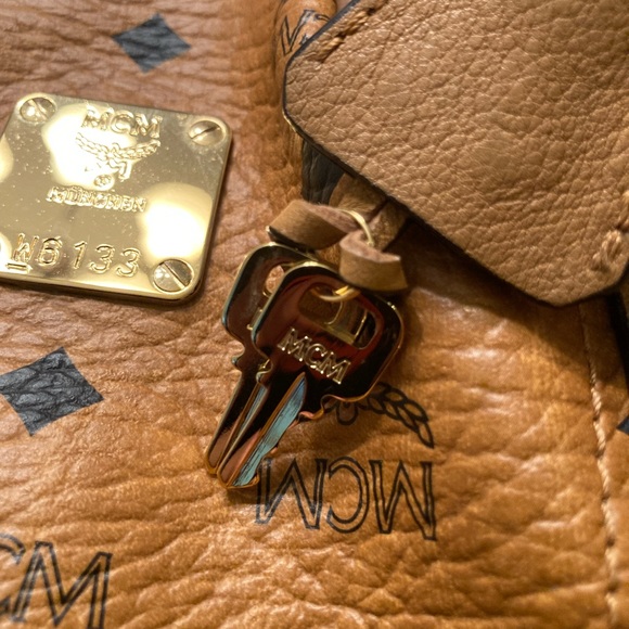 AUTHENTIC EUC MCM Visetos Cognac Coated Canvas & Leather Bag - Picture 10 of 15